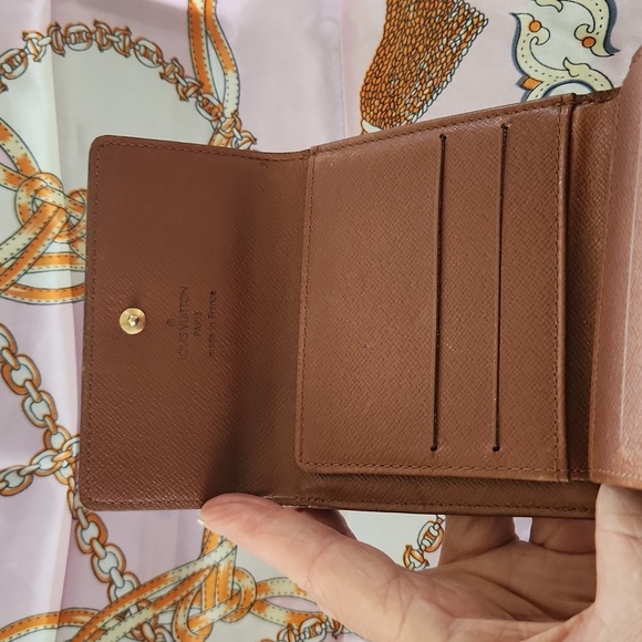 AUTHENTIC Louis Vuitton  Small Wallet - Picture 15 of 16